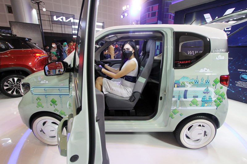 Mobil Listrik di GIIAS 2021 Surabaya